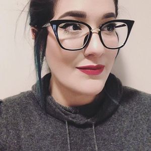 Meet your Posher, Veva